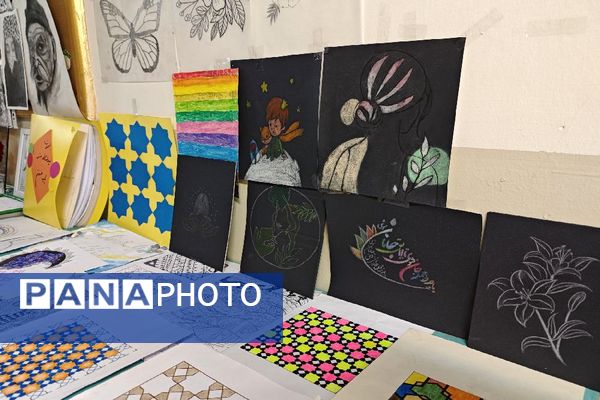 برگزاری نمایشگاه آثار هنری دانش‌آموزان در دبیرستان هوشنگی