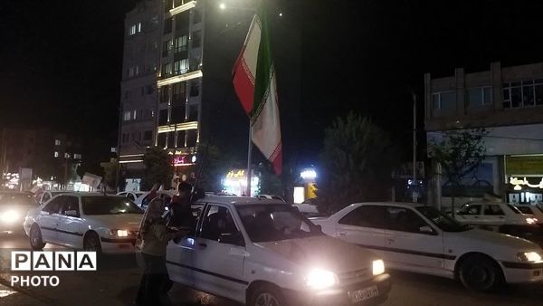 پرچم های ایران و حزب الله  بر فراز شهر نیشابور 
