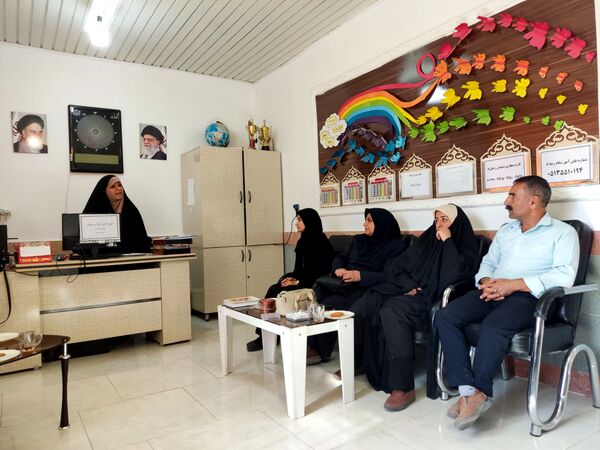 اولین جلسه انجمن اولیا و مربیان در دبستان رضای ۸ طرقبه شاندیز