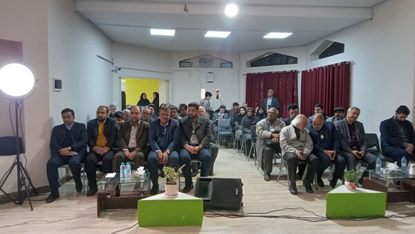 افتتاح کتابخانه سیار روستایی شماره۲ نیشابور باحضورپیشتازان سازمان دانش آموزی درمراسم