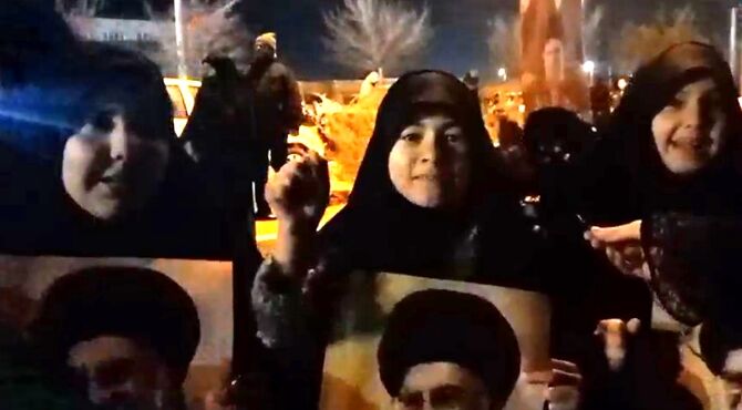 بیعت مردم پردیسان قم با رهبر انقلاب