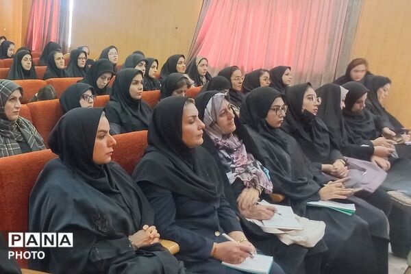 دومین دوره آموزش و مهارت افزایی تغذیه و نگهداری از کودک در ناحیه دو شهرری 