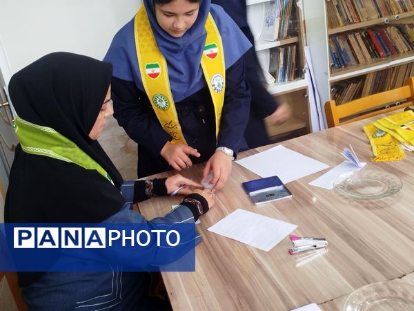 انتخابات شورای دانش‌آموزی در شهرستان فاروج 