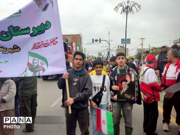 دانش آموزان آزادشهر با رهبر جوان بیعت کردند