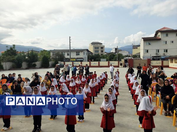 زنگ شکوفه‌ها در شهرستان عباس‌آباد به صدا درآمد