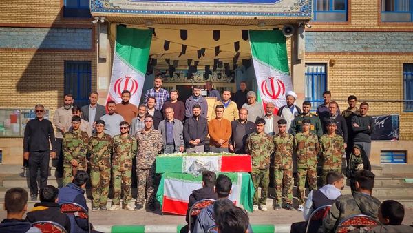 استقبال از پیکر شهید خوشنام در یازده مدرسه اشتهارد