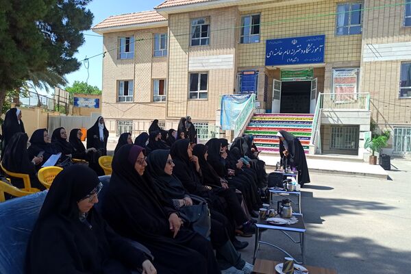 فرشتگان آسمانی و دهه کرامت