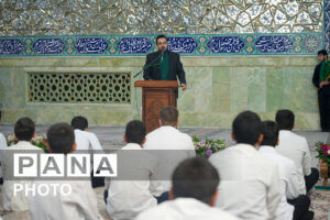  جشن تکلیف ۱۲۰ نوجوان پسر در حرم حضرت معصومه(س)