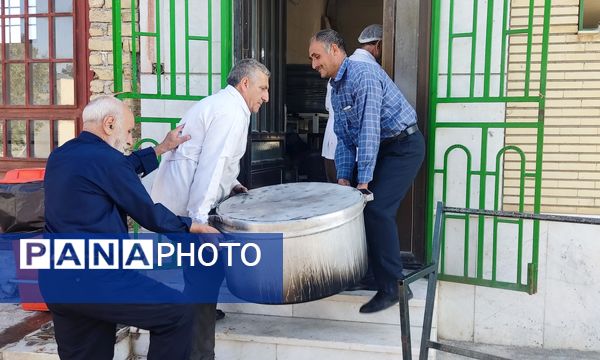 توزیع غذای گرم به‌مناسبت عید سعید غدیر خم در بجنورد