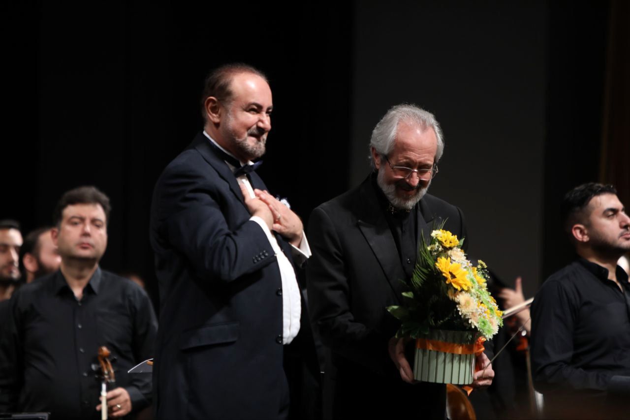 «شبانگاهان» تالار وحدت در «آن لحظه‌ها»