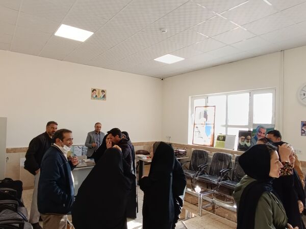 جلسه انجمن اولیا و مربیان آموزشگاه نمونه دولتی مرحوم طاووسی