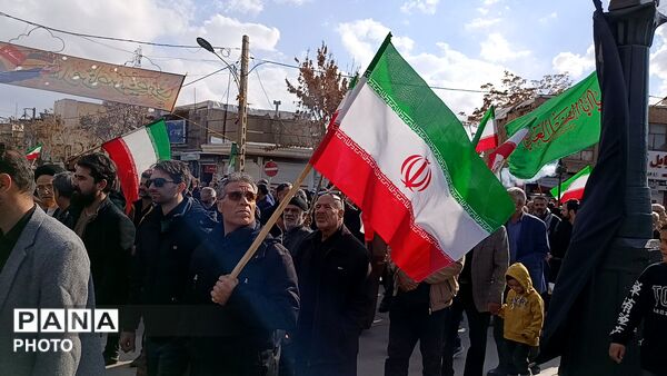 برگزاری مراسم بیعت با خامنه‌ای در بهار