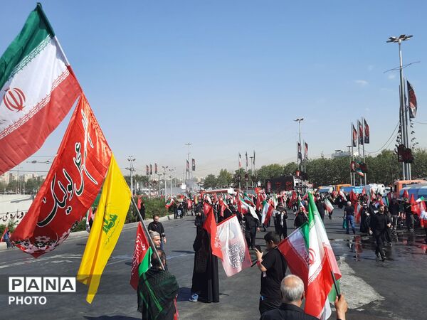 وداع باشکوه ملت با رهبر انقلاب و تشییع پیکر پاک و مطهر ایشان