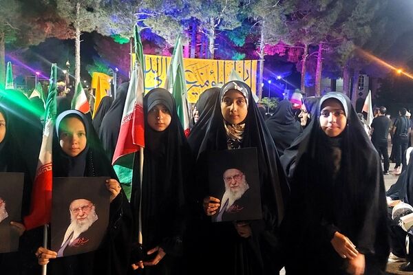 میدان‌های رشتخوار کلاسِ درسِ وفاداری و مشقِ وطن‌دوستی