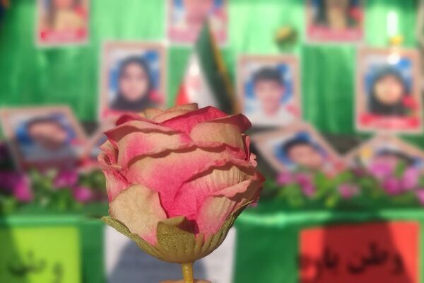  آیین وطن‌یار در مدرسه فرزانگان1 اسلامشهر باحضور خانواده شهید شاکری 