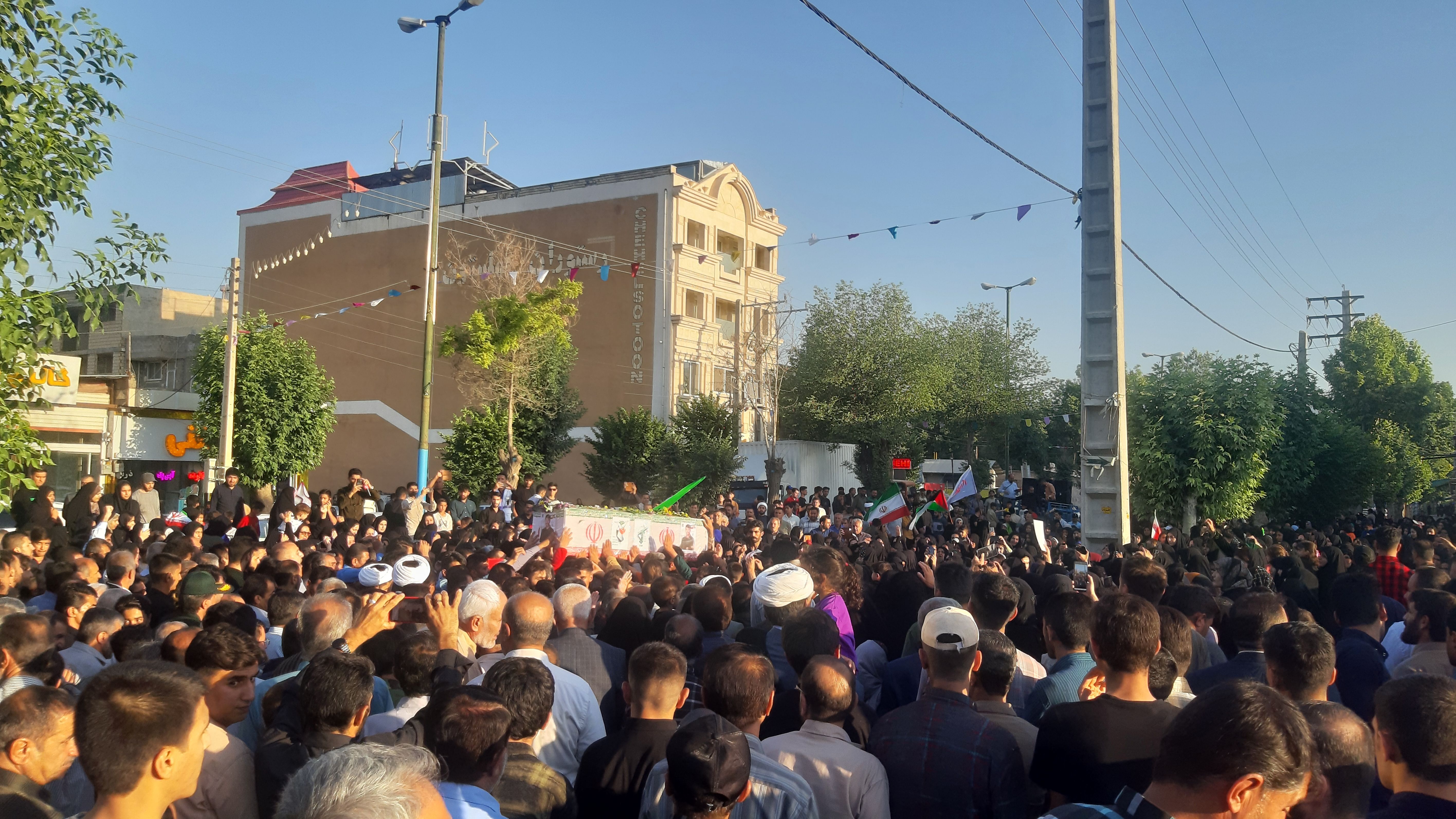 مراسم تشییع و وداع با شهید امنیت حسین اسحاقی در لردگان 