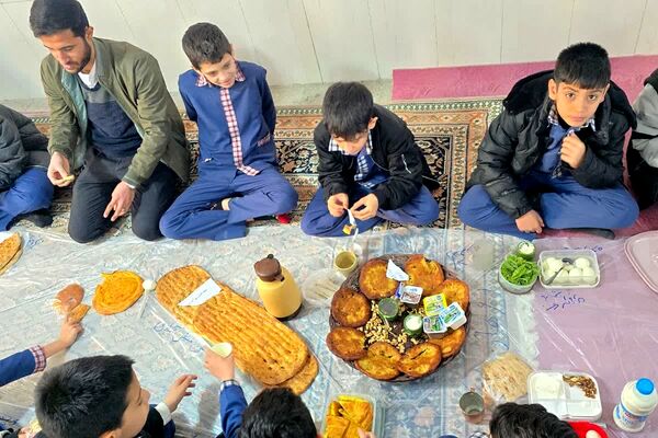 نان های محلی در برنامه غذایی صبحانه سالم