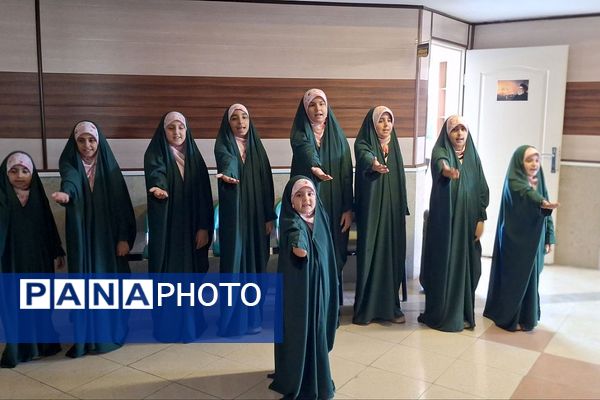 اجرای سرود به مناسبت هفته وحدت و میلاد نبی اکرم (ص) در اداره آموزش و پرورش پردیس 