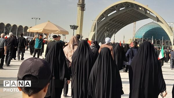  تهران در سوگِ رهبر شهید ایستاد