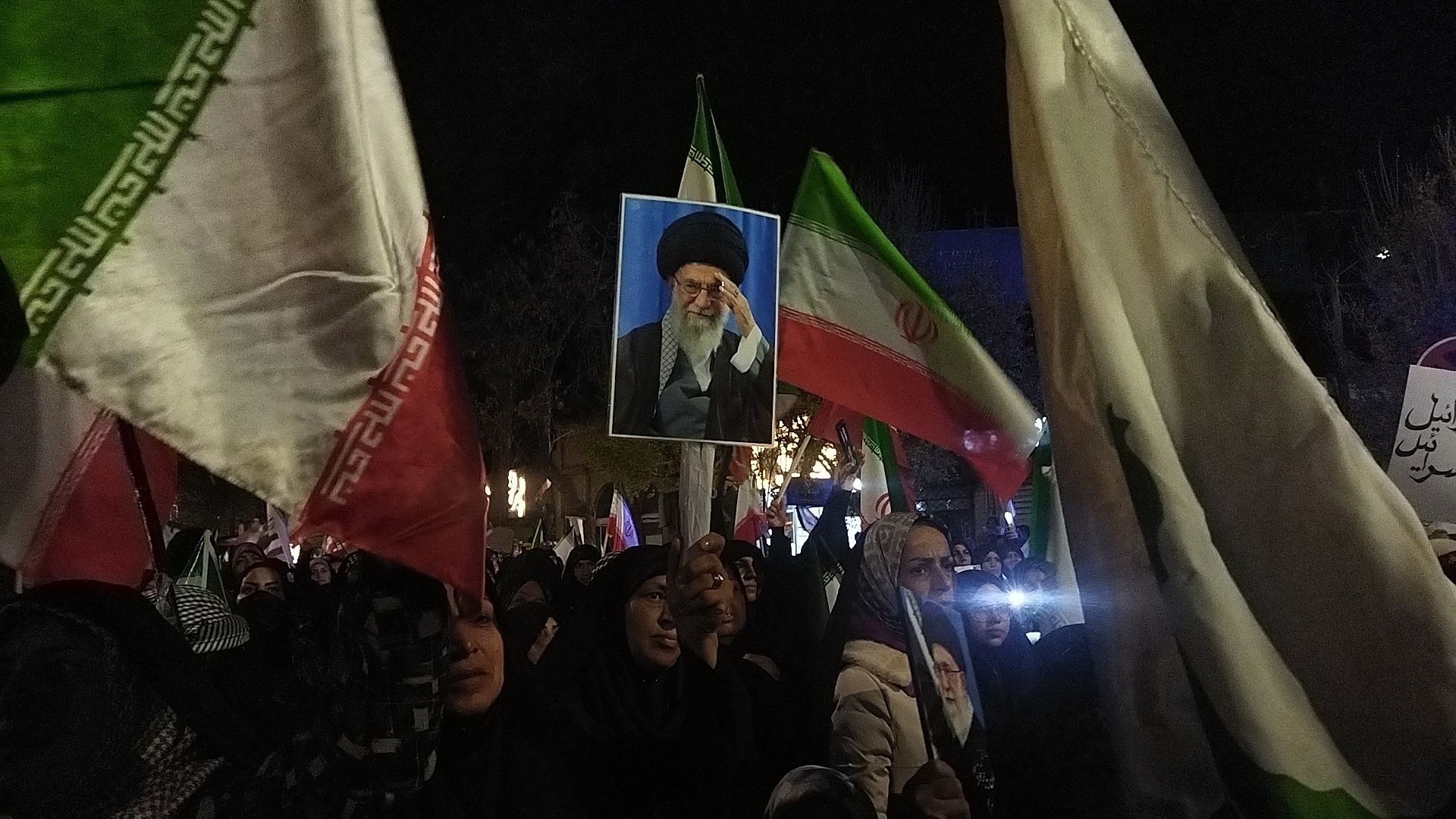 حماسه ها در نیشابور ادامه دارد و تا پایان جنگ ادامه دارد 