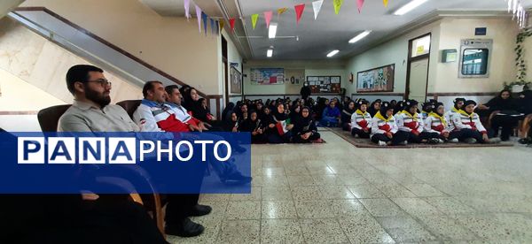 آیین‌ افتتاحیه‌ تیم‌های‌ تخصصی‌ جوانان‌ هلال‌احمر‌ در شهرکرد 