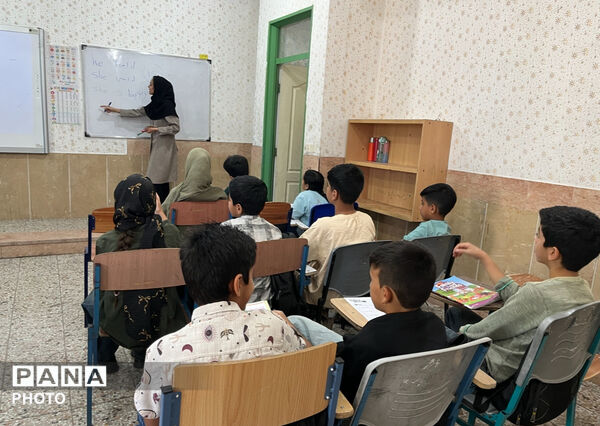  برپایی کلاس زبان انگلیسی ویژه اوقات فراغت در خاتم