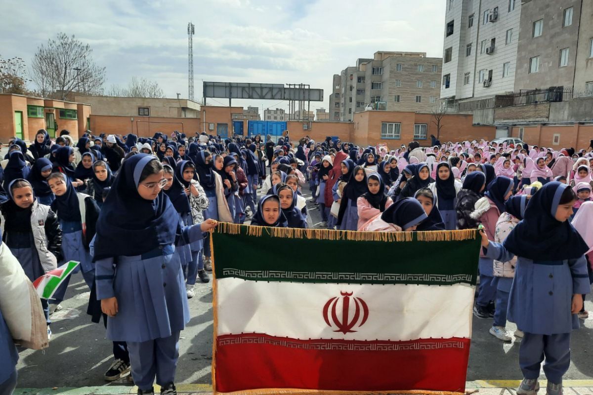 از کلاس درس تا شکوه انقلاب؛ شور دانش آموزی،  شور فجر