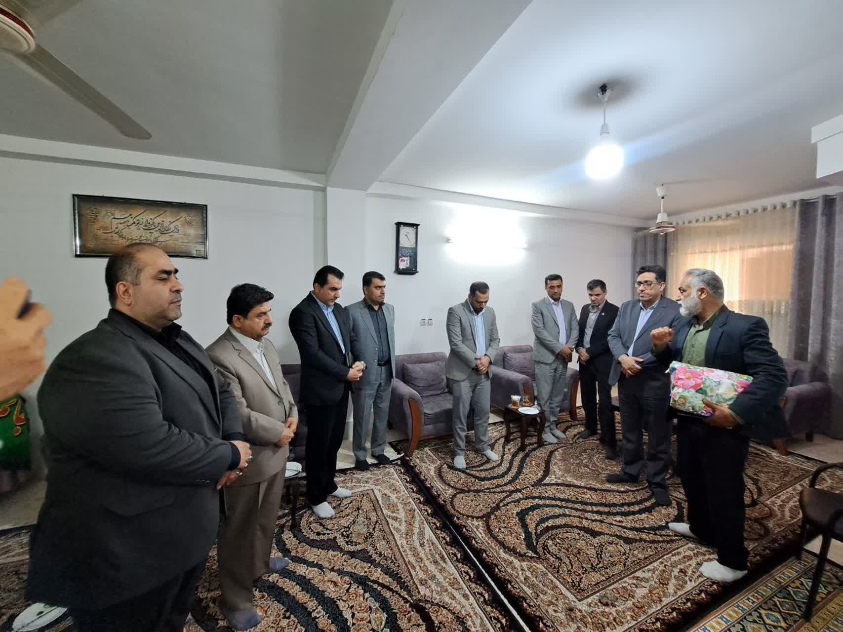 تجلیل از خانواده جاویدالاثر محمدرضا میر در کردکوی
