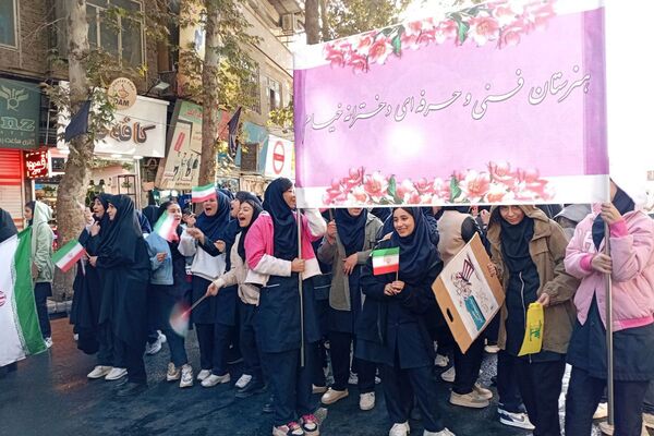 همه‌باهم در راهپیمایی روز دانش‌آموز؛ تجلی وحدت و آگاهی نسل نو