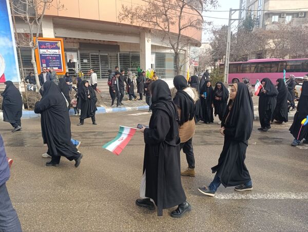 حضور چشمگیر مردم بجنورد در راهپیمایی ۲۲ بهمن