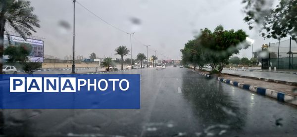بارش باران چهره بندرعباس را پاییزی و دل‌انگیز کرد