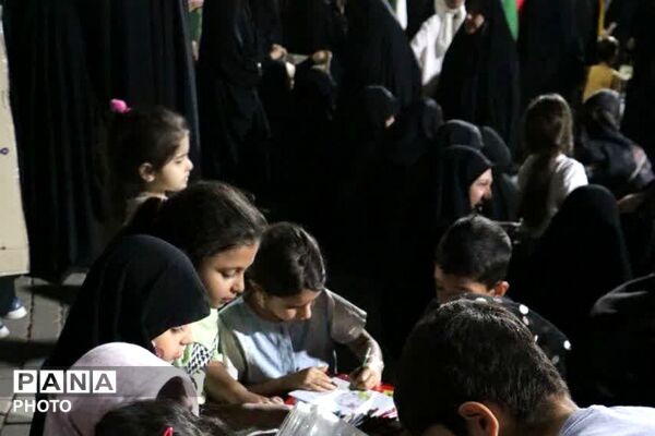 لبخند معنویت در کنار چادر پاکی