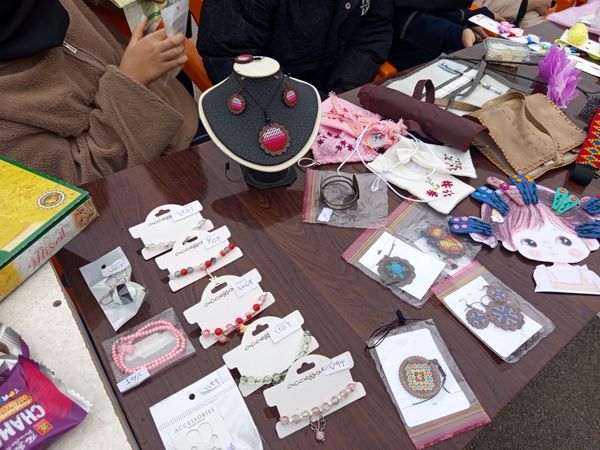 برپایی بازارچه دانش آموزی در دبیرستان شاهد هاجرشهرستان کاشمر