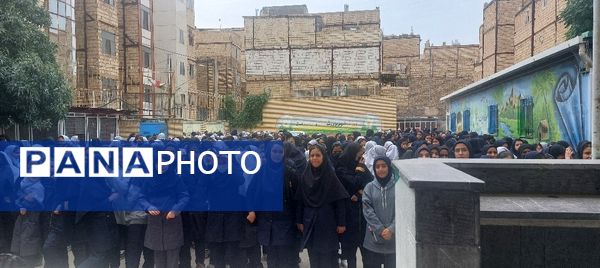 مراسم جشن عاطفه‌ها با یاد و خاطره شهید سید حسن نصرالله در دبیرستان میرزا جعفر سروقد