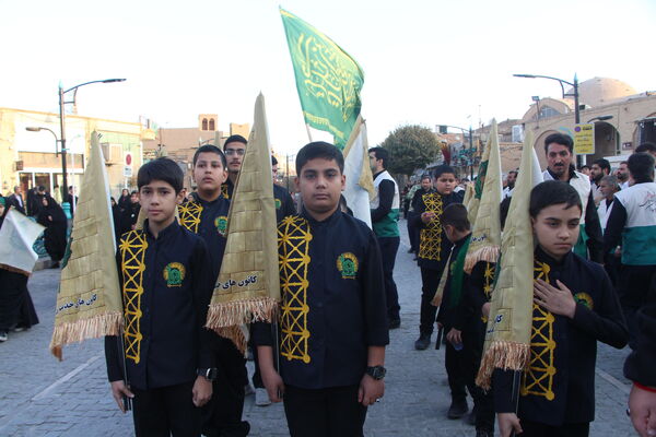 کاروان نمادین حضور امام رضا (ع) در یزد