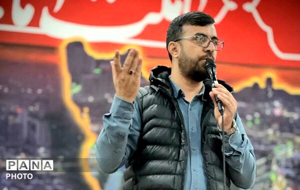  رقابت گروه‌های مدرسه‌ای برای صعود به مرحله استانی
