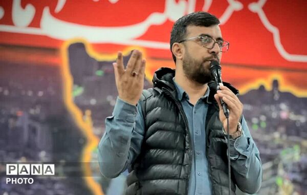  رقابت گروه‌های مدرسه‌ای برای صعود به مرحله استانی