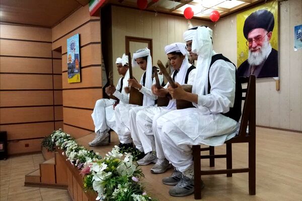 هنرنمایی دانش‌آموزان نوازنده در دیار شیخ جام