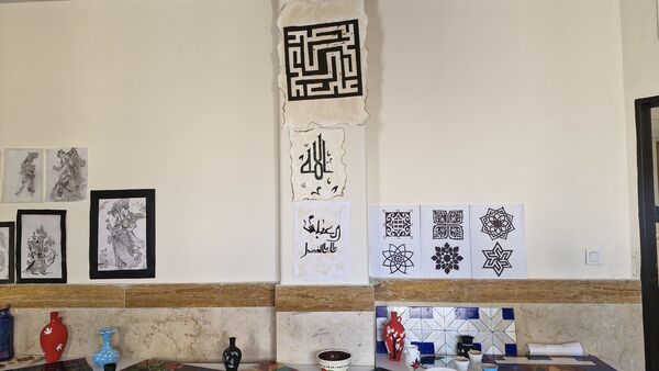 تجلی خلاقیت و نوآوری در نمایشگاه هنرهای دستی دانش‌آموزان هنرستان زنده‌یاد کبری زرگران ملارد
