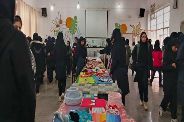 برپایی نمایشگاه و بازارچه کارو فناوری در دبیرستان شهید مجید دهنوی نیشابور