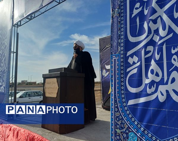 نماز عید فطر در گلزار شهدا شهرستان کوهپایه