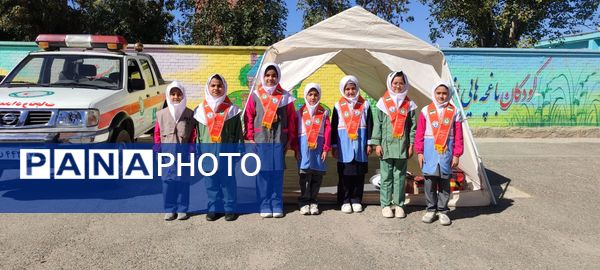 دانش‌آموزان دبستان دخترانه فرهنگیان با مهارت‌های اولیه امداد و نجات آشنا شدند