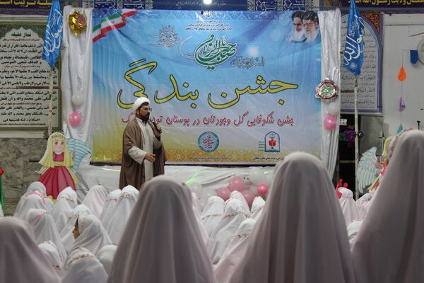 پرواز فرشته‌های آسمانی؛ جشن تکلیف دختران سملقان در مسجد جامع