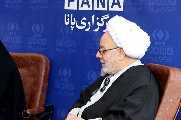 غرفه نسل افتخار سازمان دانش‌آموزی استان آذربایجان شرقی در راهپیمایی ۱۳‌ آبان