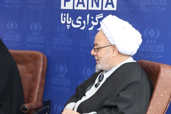 غرفه نسل افتخار سازمان دانش‌آموزی استان آذربایجان شرقی در راهپیمایی ۱۳‌ آبان