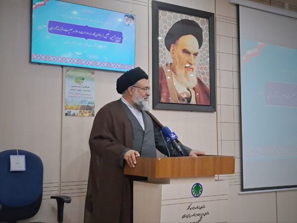 تجلیل نماینده ولی فقیه کهگیلویه و بویراحمد از بانوان شاغل به‌مناسبت ولادت حضرت زهرا (س)