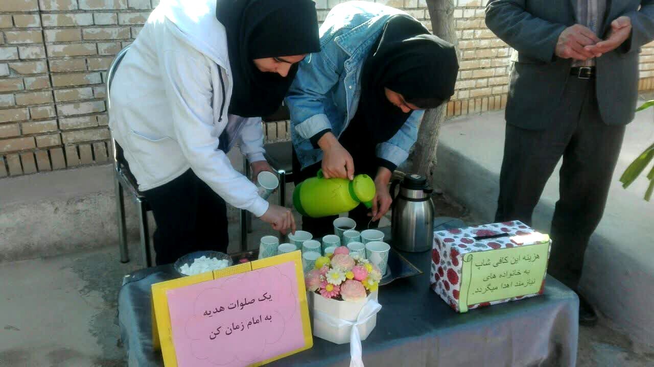 بازارچه کسب و کار دانش آموزی در دبیرستان حاج سید محمد میری بزنجرد خلیل آباد