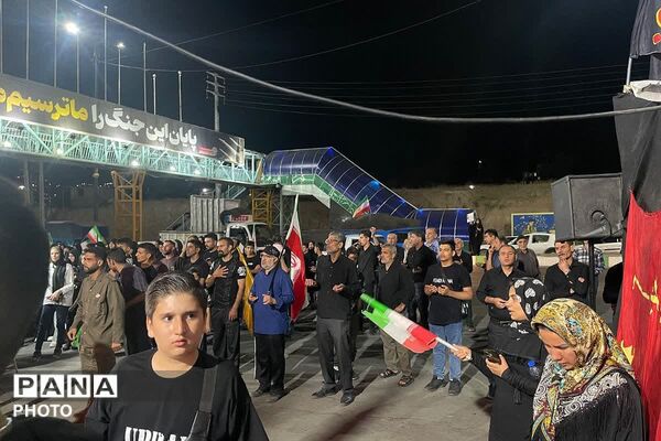 تجدید پیمان وفاداری بومہنی‌ها در مراسم عزای رهبر شهید انقلاب