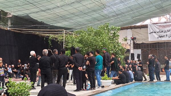 مراسم عاشورای حسینی در انگورستان ملک اصفهان