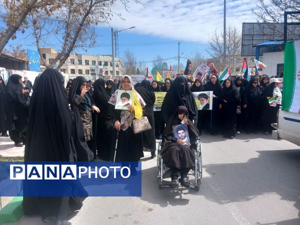 راهپیمایی با‌شکوه روز قدس با حضور فرهنگیان گلبهار 